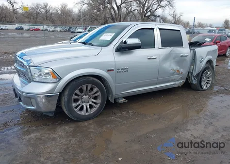 2017 Ram 1500 Laramie 4X4 5'7 Box z USA, uszkodzony, nr VIN 1C6RR7NT2HS719430